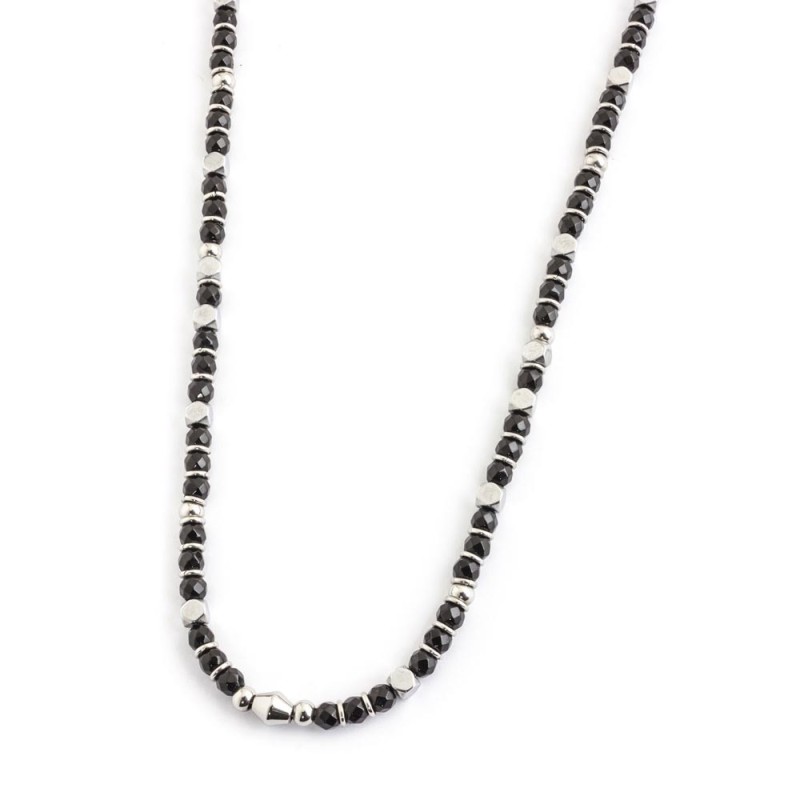S.STEEL NECKLACE FACETED AGATE S.steel necklace with burnished spheres and black facated agate. Diameter 4.5 mm length 50/52 cm