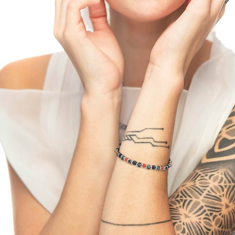 Bracciale corniola rossa e pietra lavica