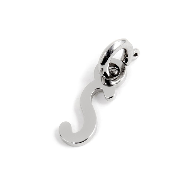 Cavigliere e charm lettera