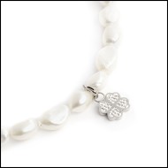 Cavigliera perle di fiume e charm quadrifoglio